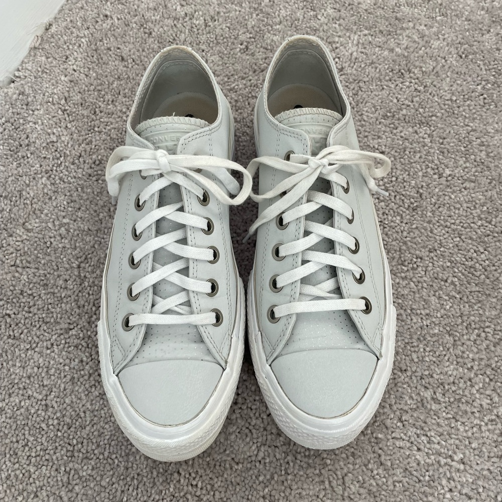 Light grey platform Converse